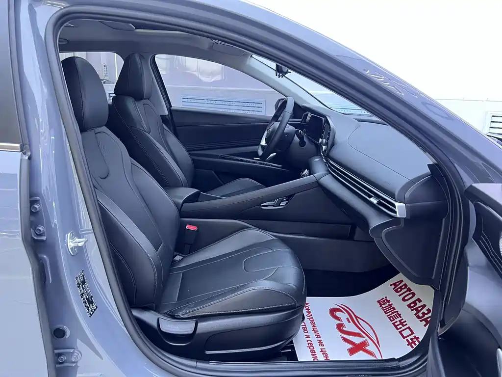 Hyundai Elantra — миниатюра 18