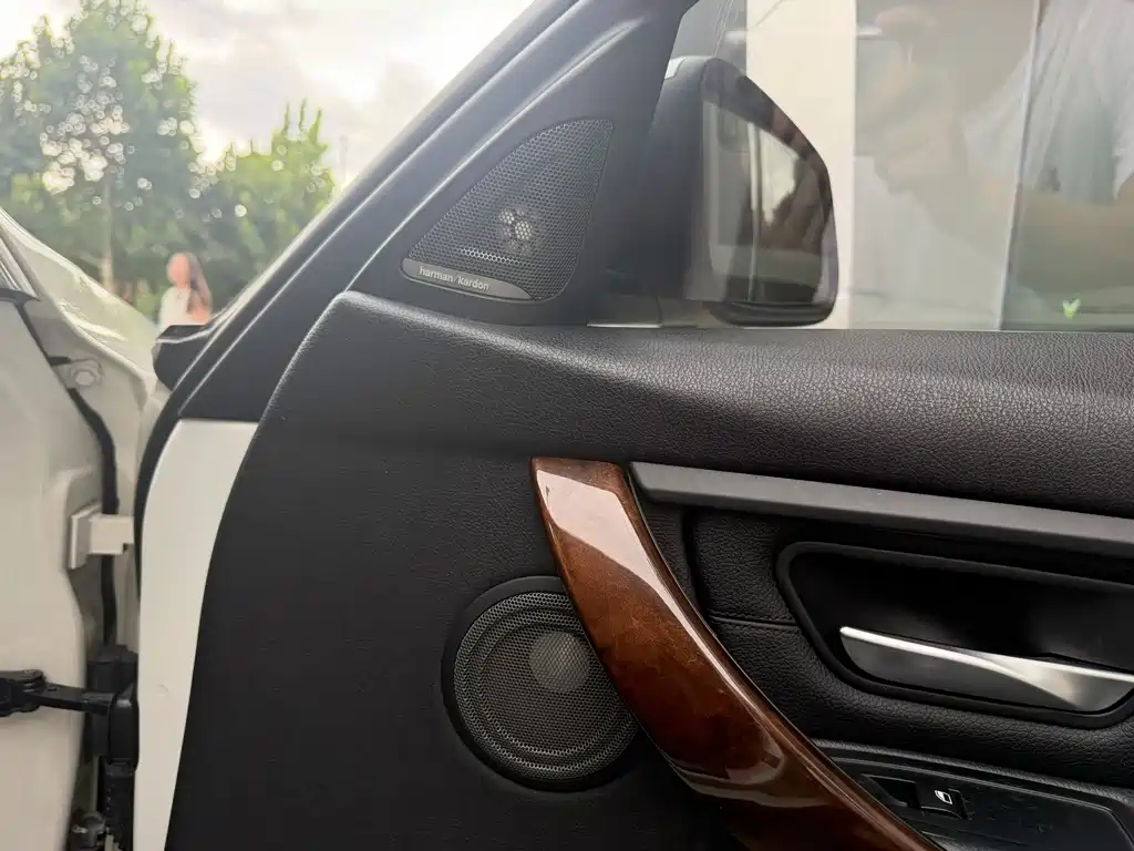 BMW 3 Series — миниатюра 7