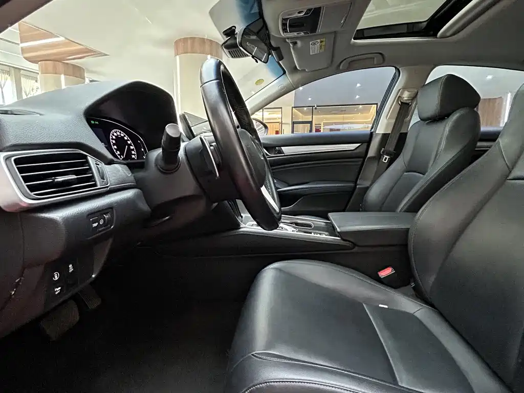 Honda Accord — миниатюра 12