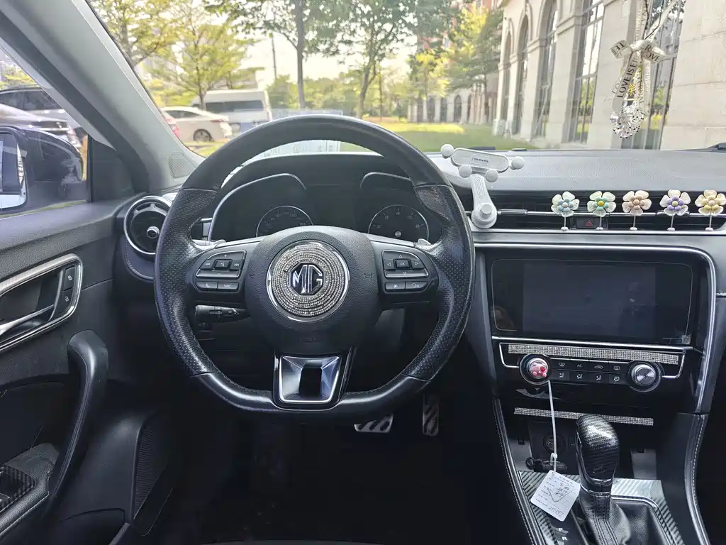 MG MG6 — миниатюра 8