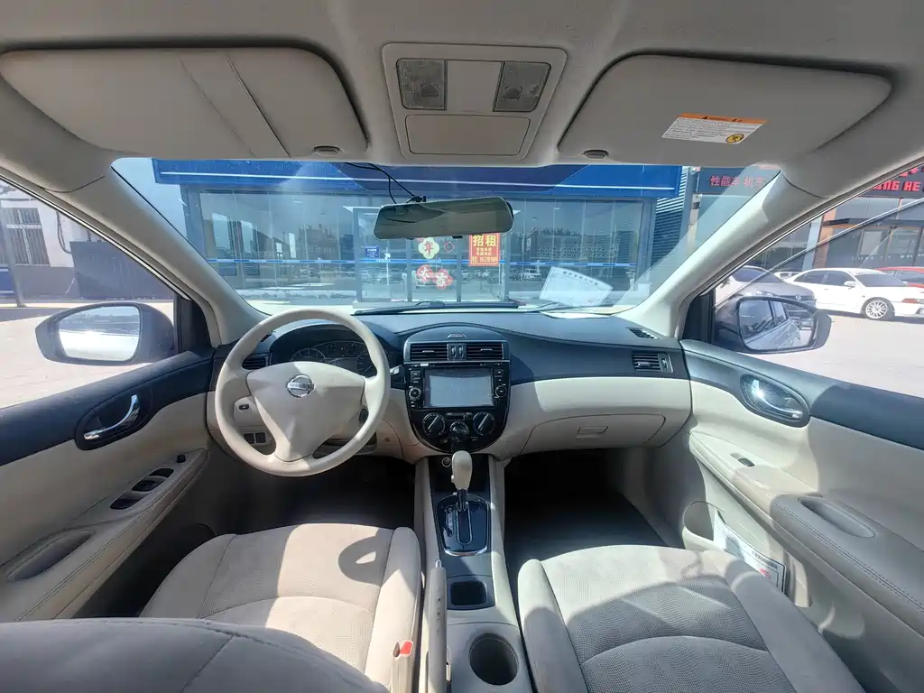 Nissan Tiida — миниатюра 5