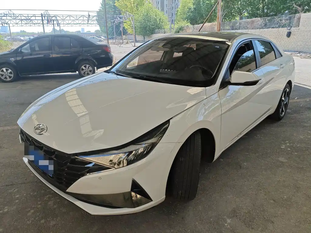 Hyundai Elantra 2022