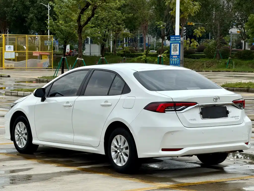 Toyota Corolla — миниатюра 6