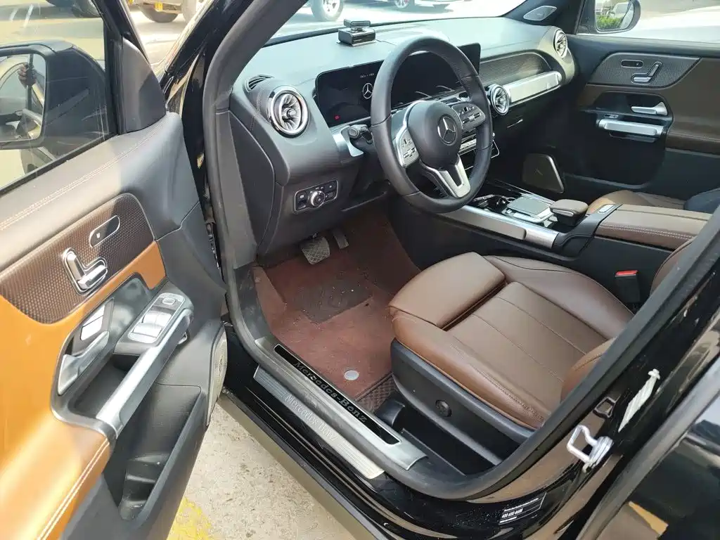 Mercedes-Benz GLB — миниатюра 12