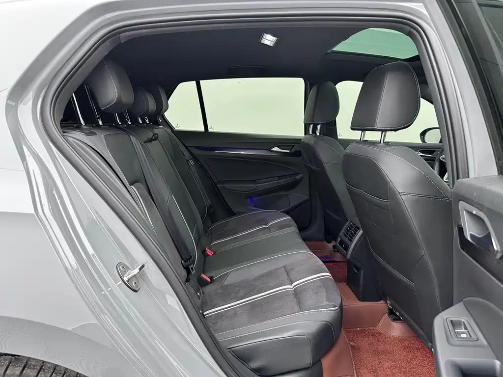 Volkswagen Golf — миниатюра 13