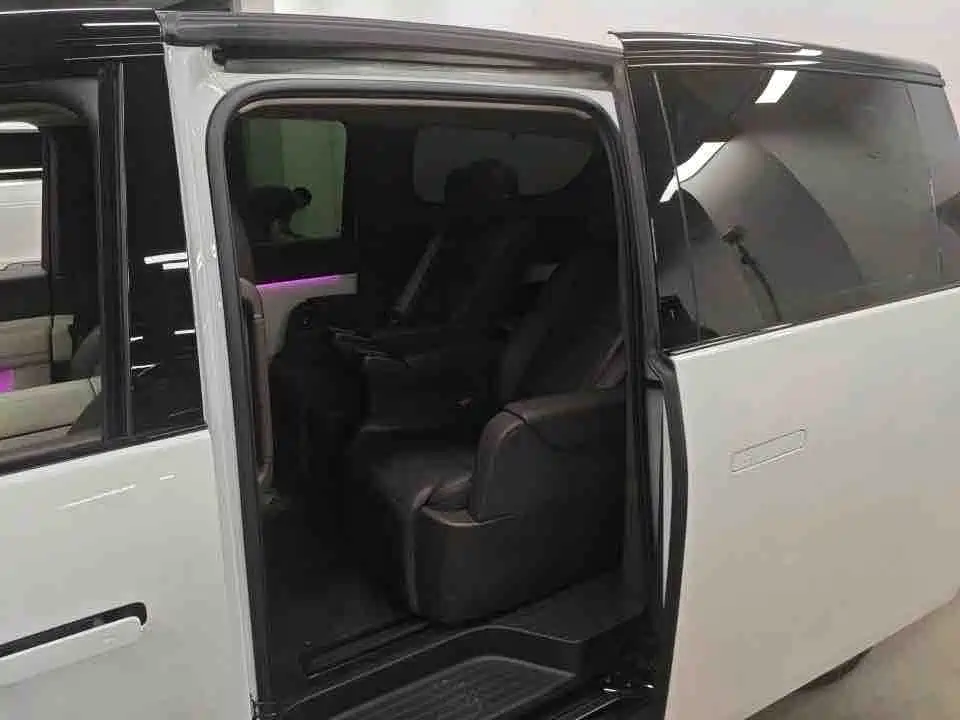 Li Auto Li MEGA — миниатюра 6