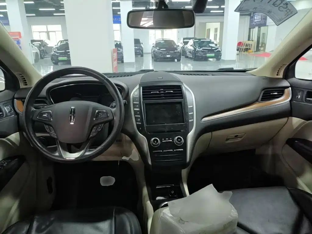 Lincoln MKC — миниатюра 10