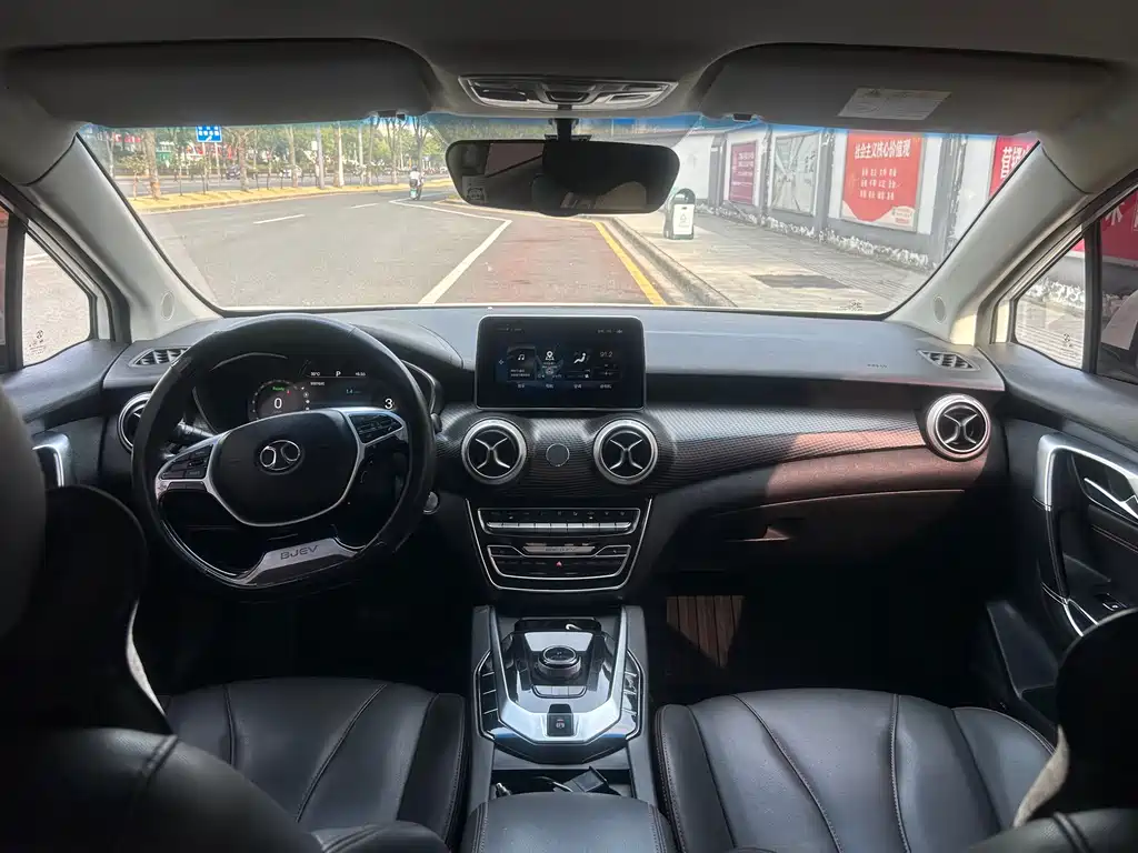 BAIC EU5 — миниатюра 9