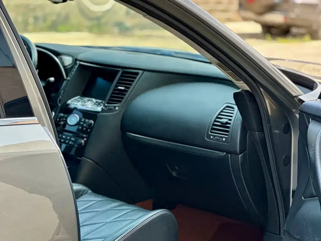 Infiniti FX — миниатюра 47