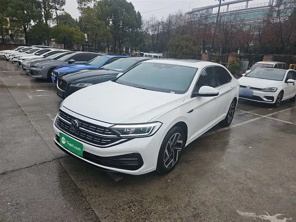 Volkswagen Sagitar 2025