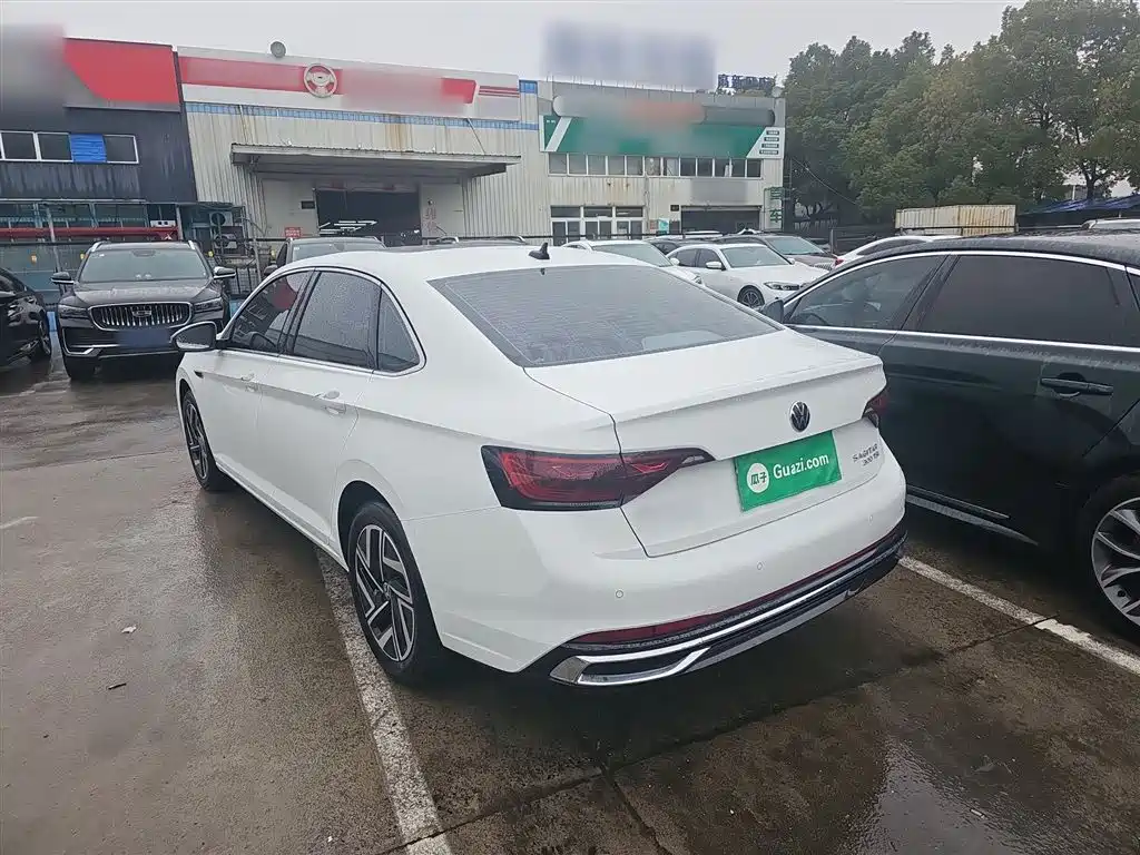 Volkswagen Sagitar 2025 300TSI DSG