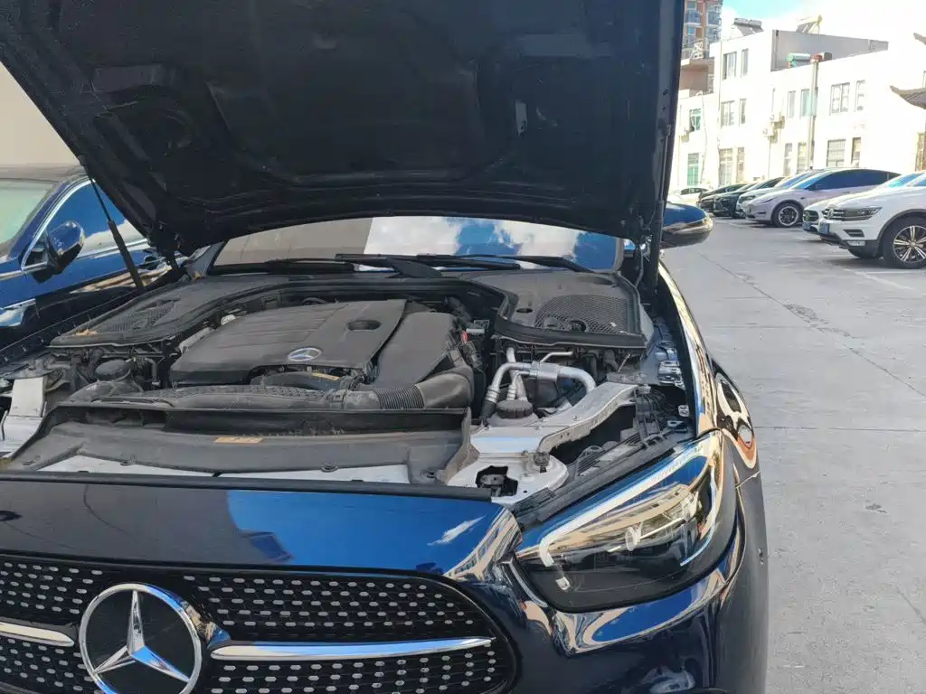 Mercedes-Benz E-Class (Import) — миниатюра 19
