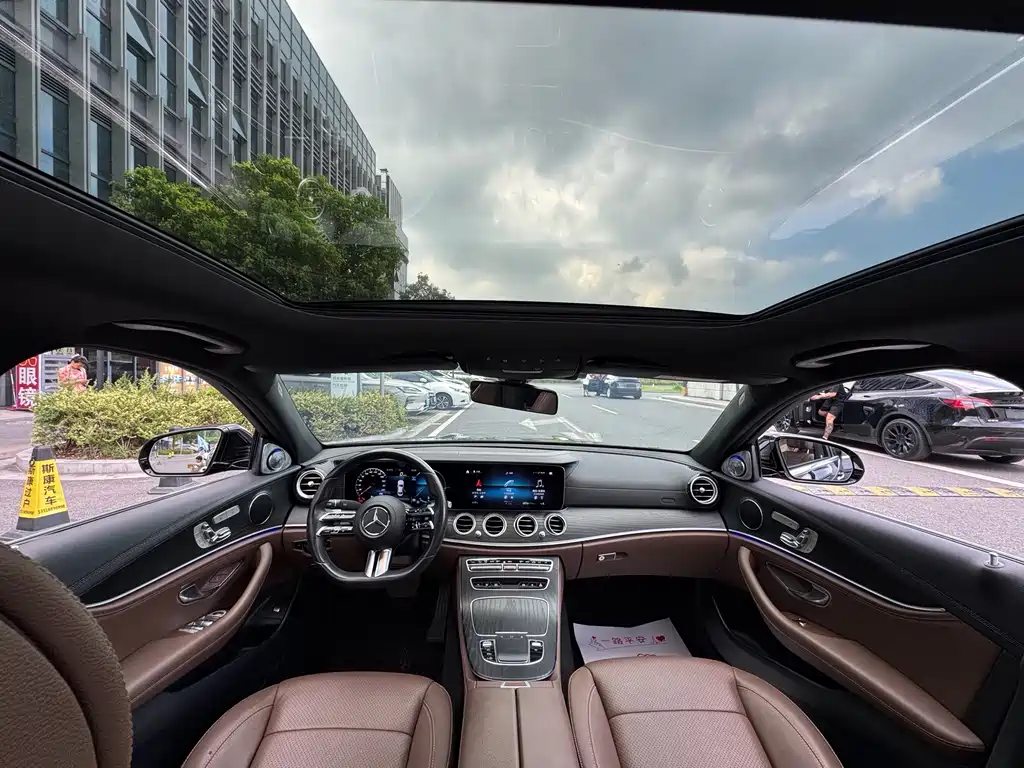 Mercedes-Benz E-Class — миниатюра 9