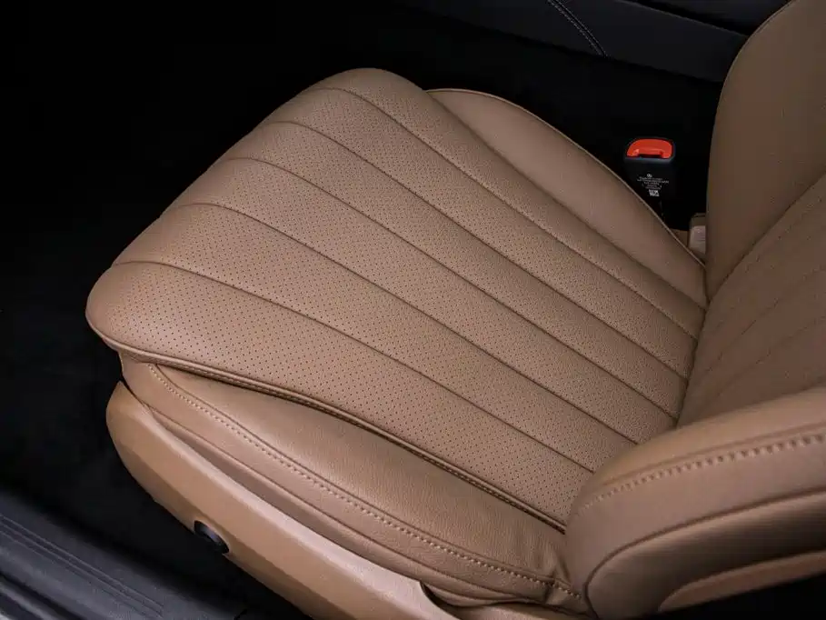 Mercedes-Benz E-Class — миниатюра 16