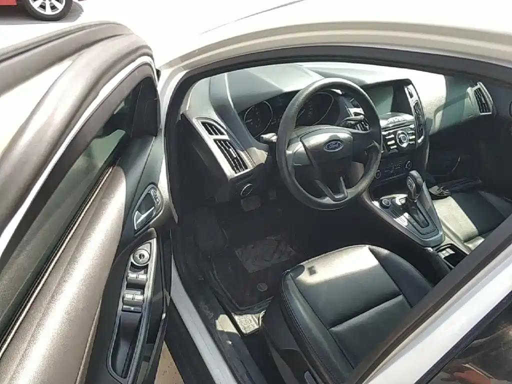 Ford Focus — миниатюра 16