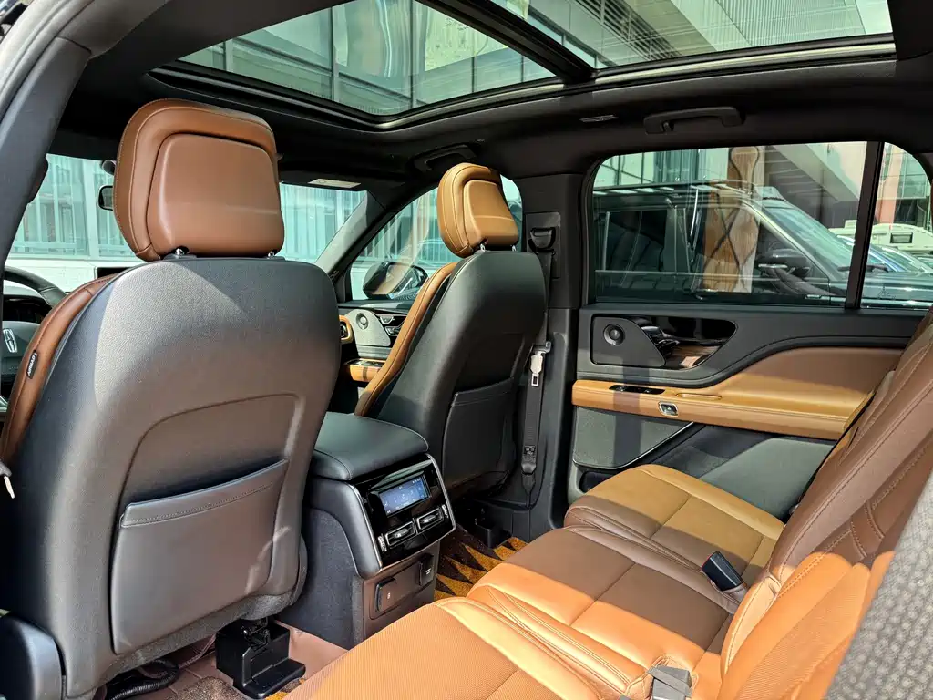 Lincoln Aviator — миниатюра 11
