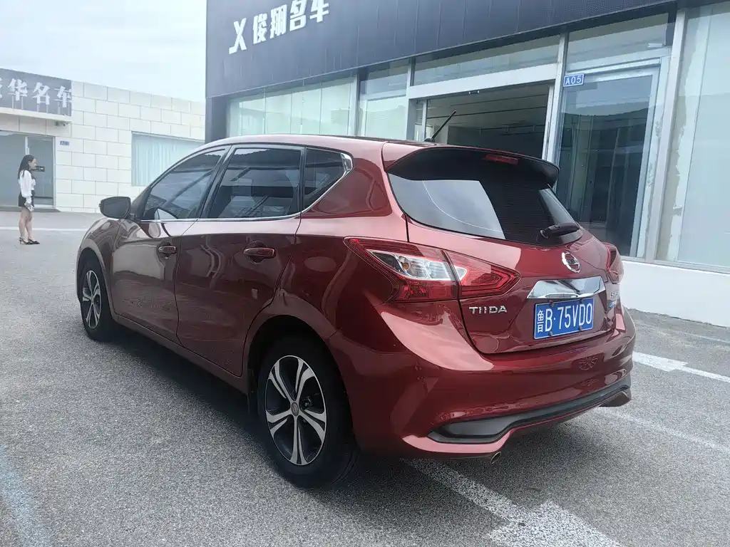 Nissan Tiida — миниатюра 6