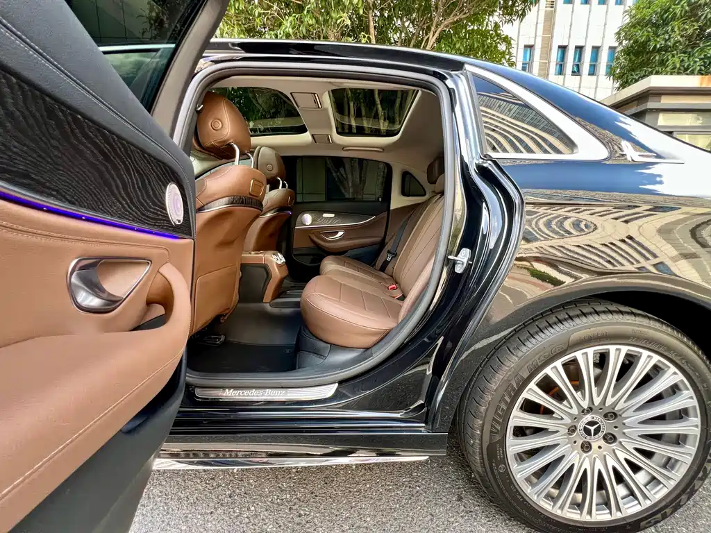 Mercedes-Benz E-Class — миниатюра 17