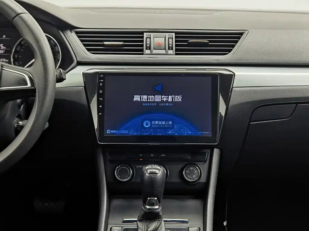 Skoda Superb — миниатюра 12