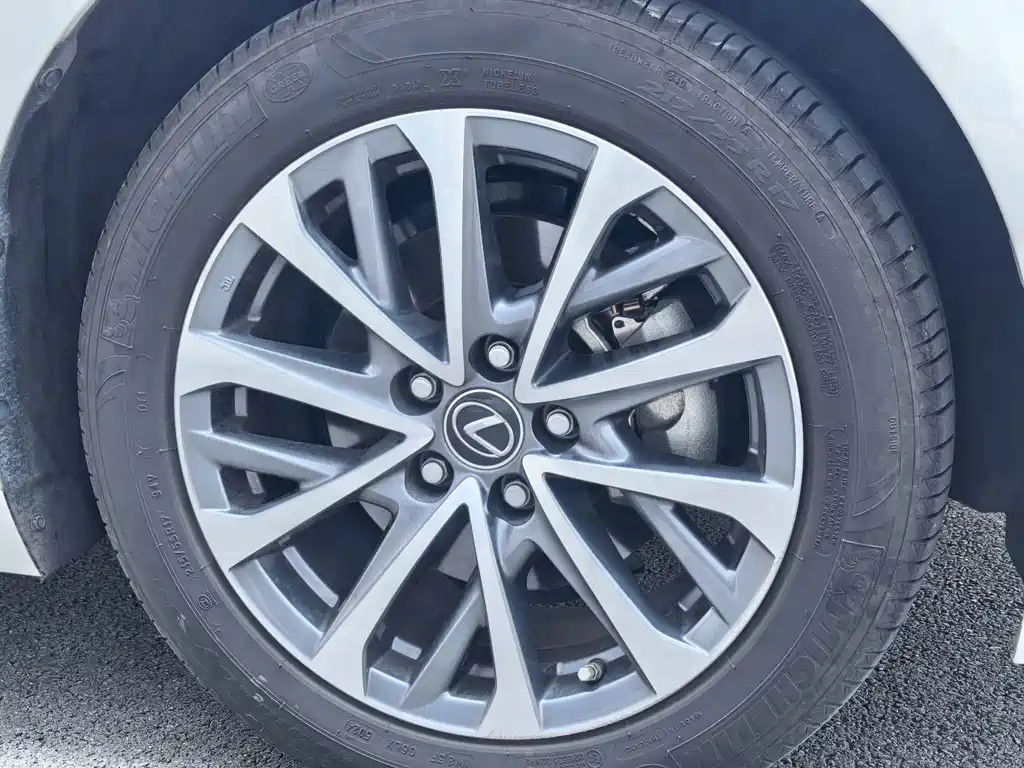 Lexus ES — миниатюра 21