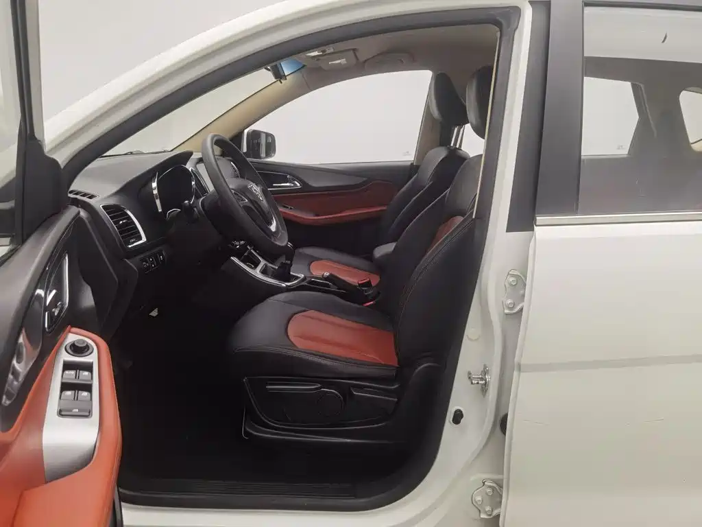 Baojun 560 — миниатюра 10