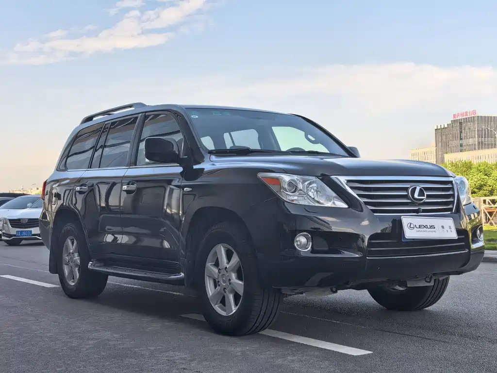Lexus LX — миниатюра 3