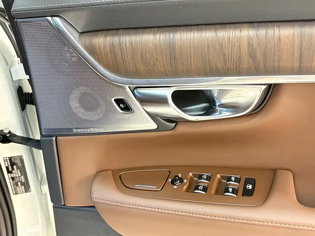 Volvo S90 — миниатюра 13