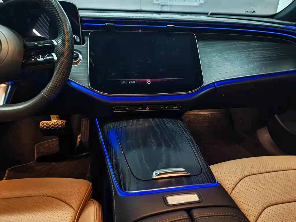 Mercedes-Benz E-Class — миниатюра 6