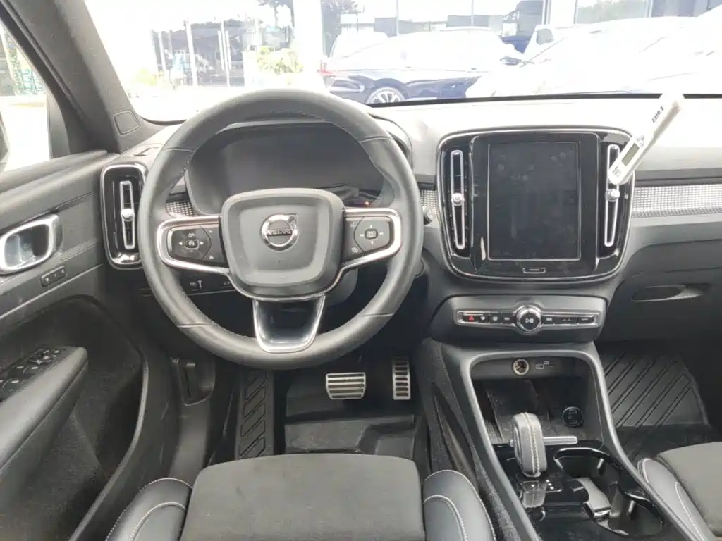 Volvo XC40 NEV — миниатюра 11