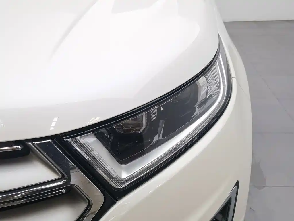 Ford Edge — миниатюра 7