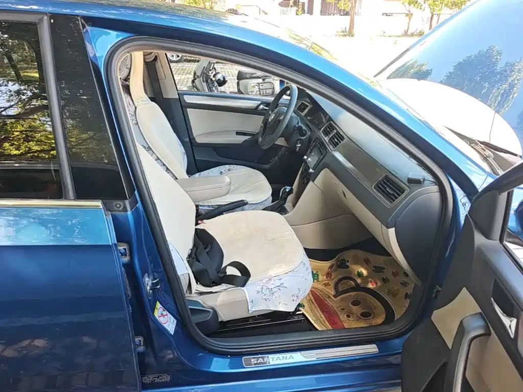Volkswagen Santana — миниатюра 9