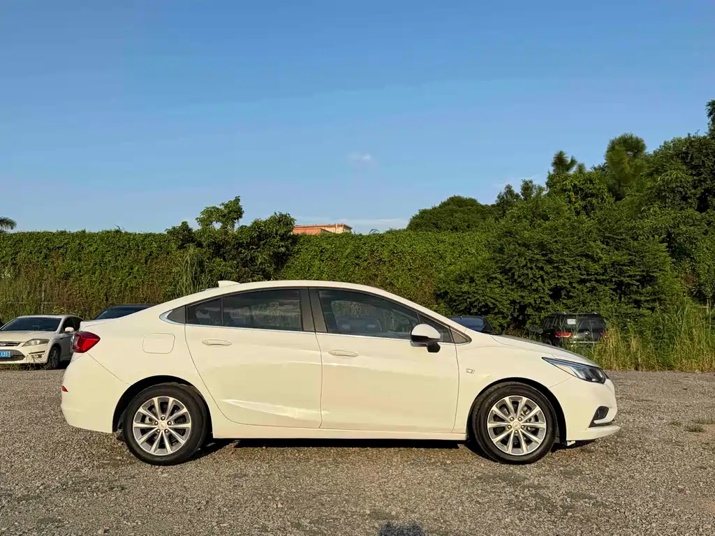 Chevrolet Cruze — миниатюра 4