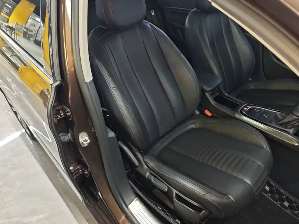 Peugeot 408 — миниатюра 25