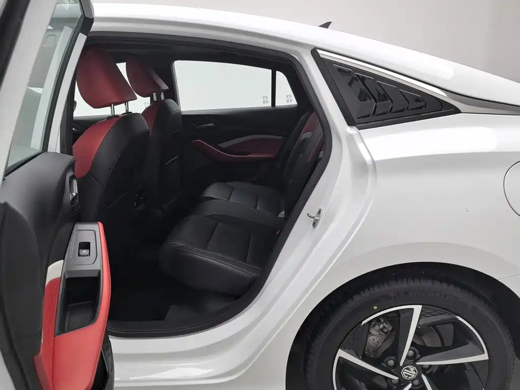 MG MG5 — миниатюра 15