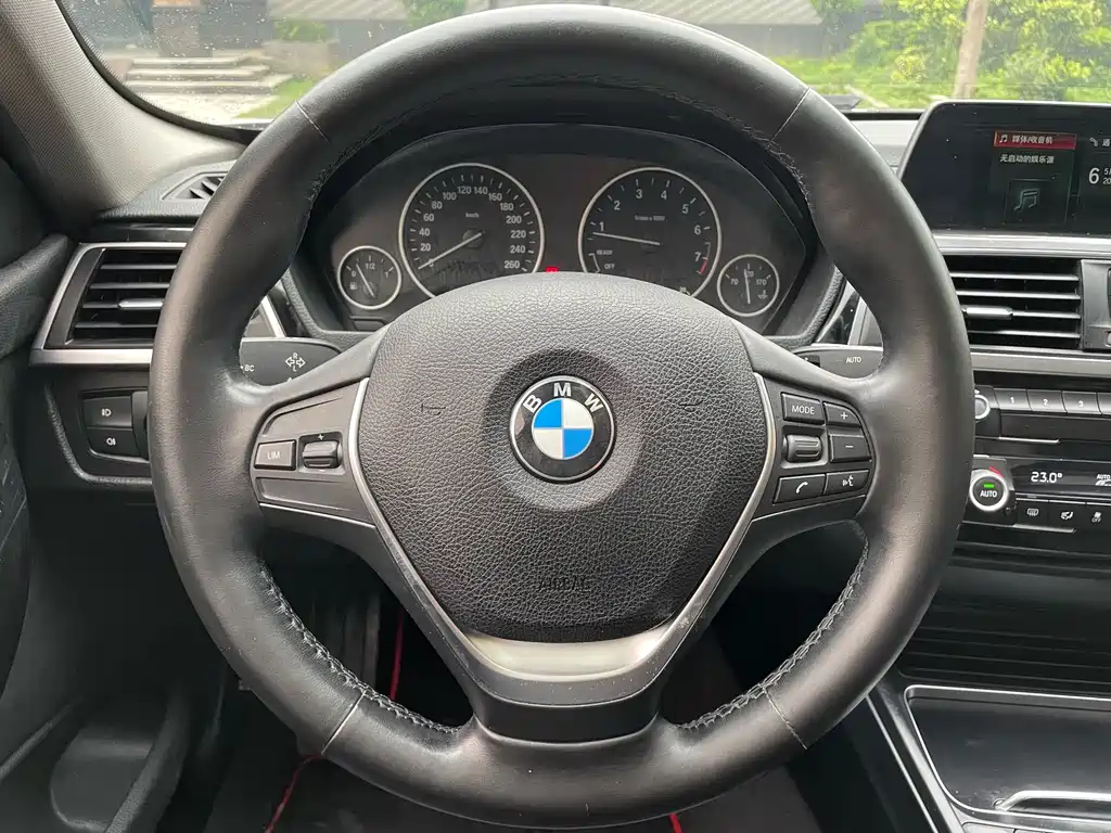 BMW 3 Series — миниатюра 8