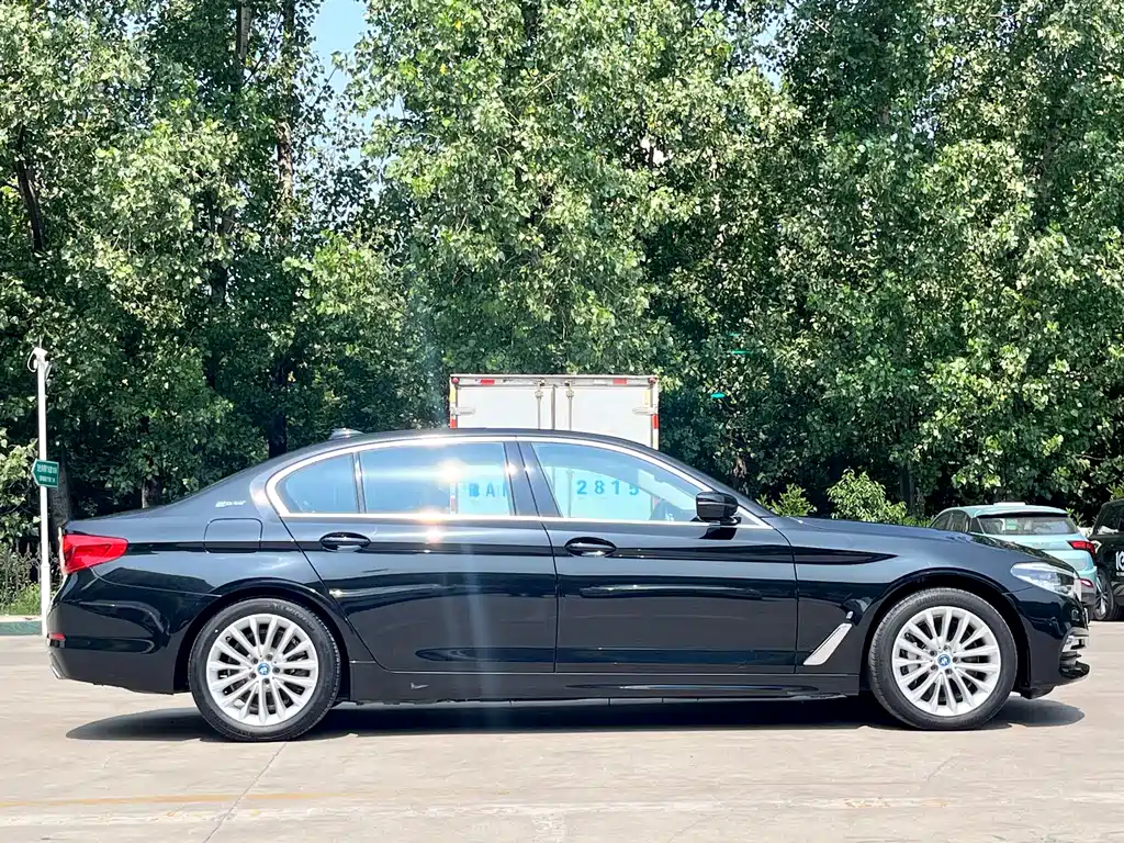 BMW 5 Series New Energy 530Le Pioneer Edition, фото 4