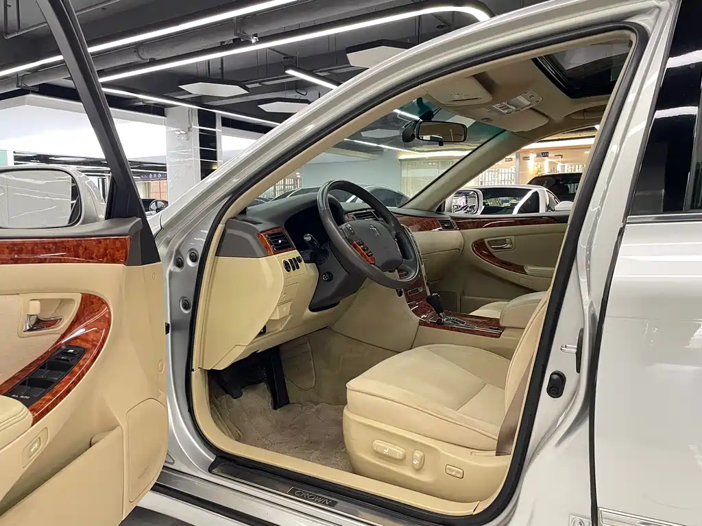 Toyota Crown 2007 2.5L Royal