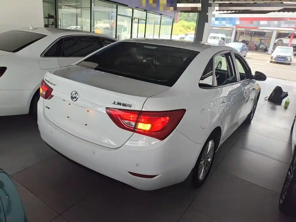 Buick Excelle — миниатюра 7