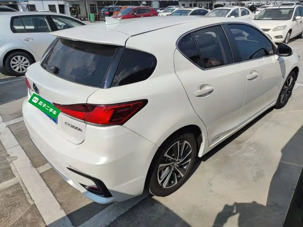 Lexus CT — миниатюра 7