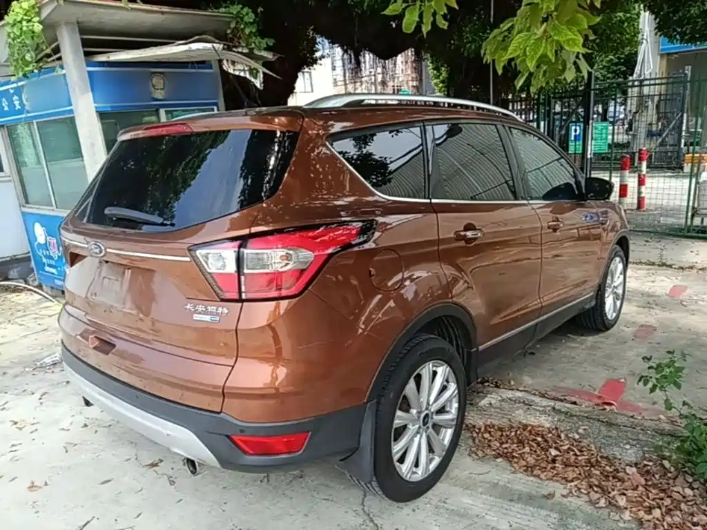 Ford Kuga — миниатюра 7