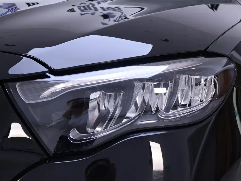 Mercedes-Benz E-Class — миниатюра 4