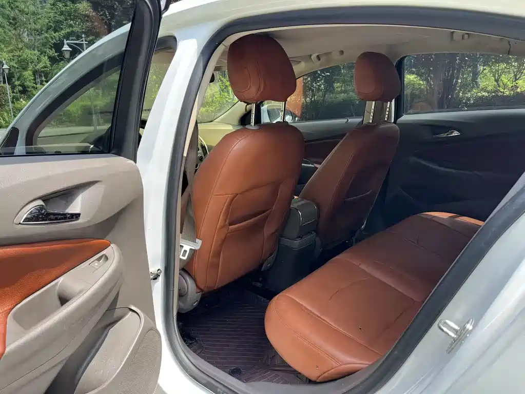 Chevrolet Cruze 2015 1.5L MT Elite