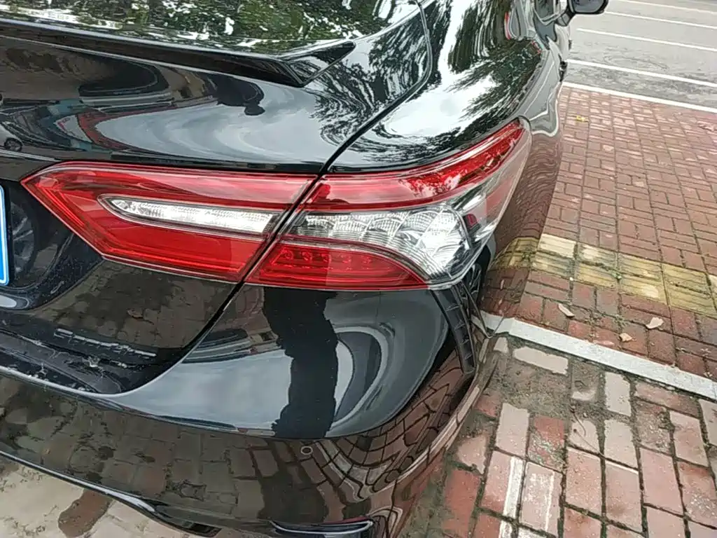 Toyota Camry — миниатюра 8