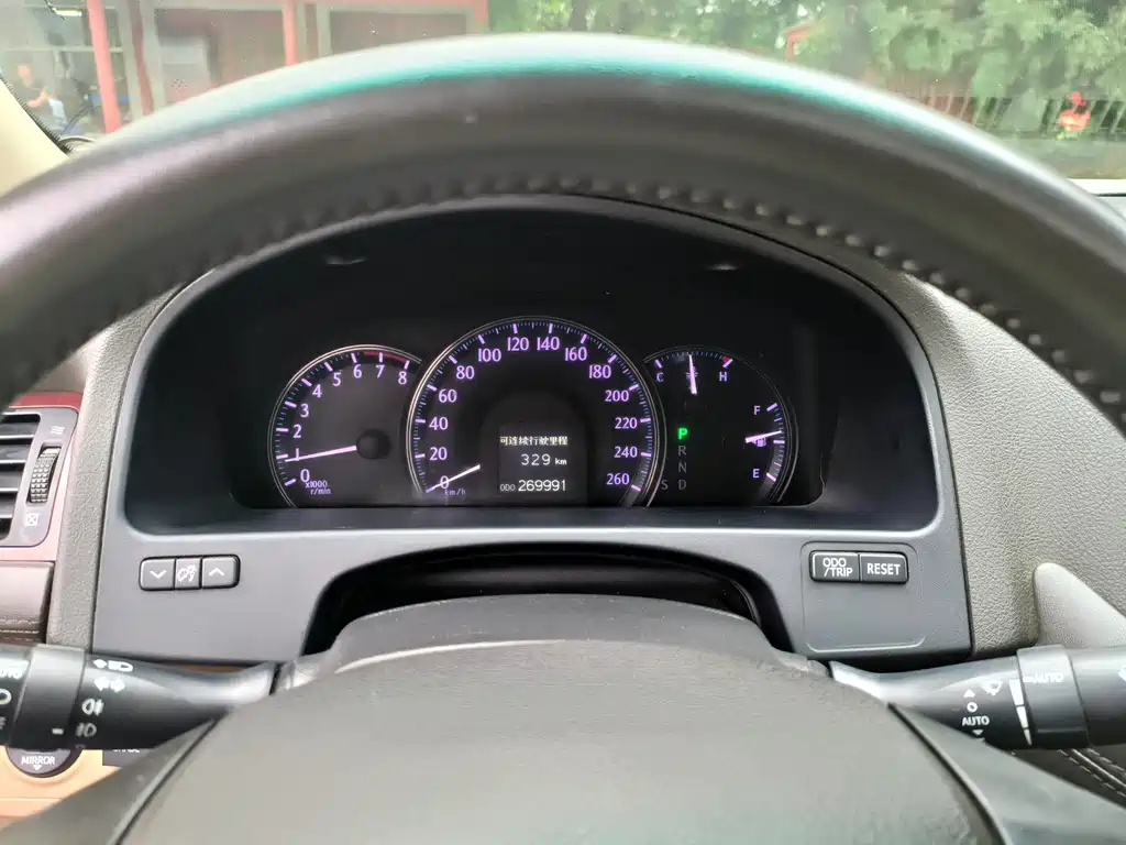 Toyota Crown — миниатюра 12