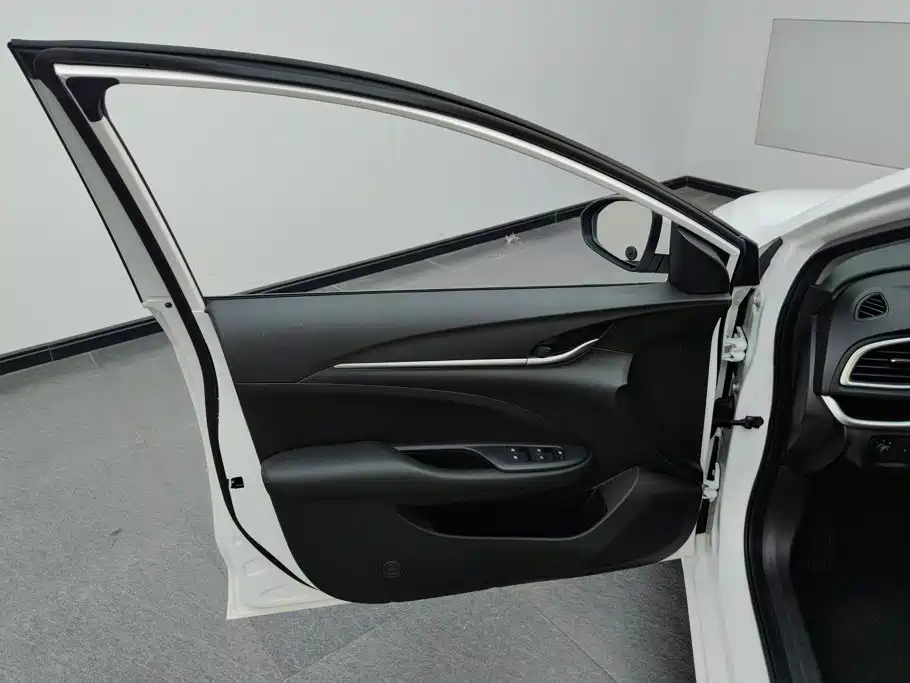 Buick Excelle — миниатюра 7