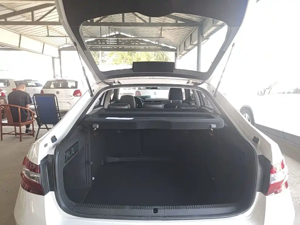 Skoda Superb — миниатюра 19