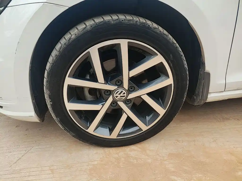 Volkswagen Golf — миниатюра 23