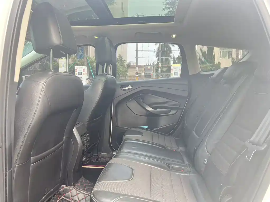 Ford Kuga — миниатюра 8