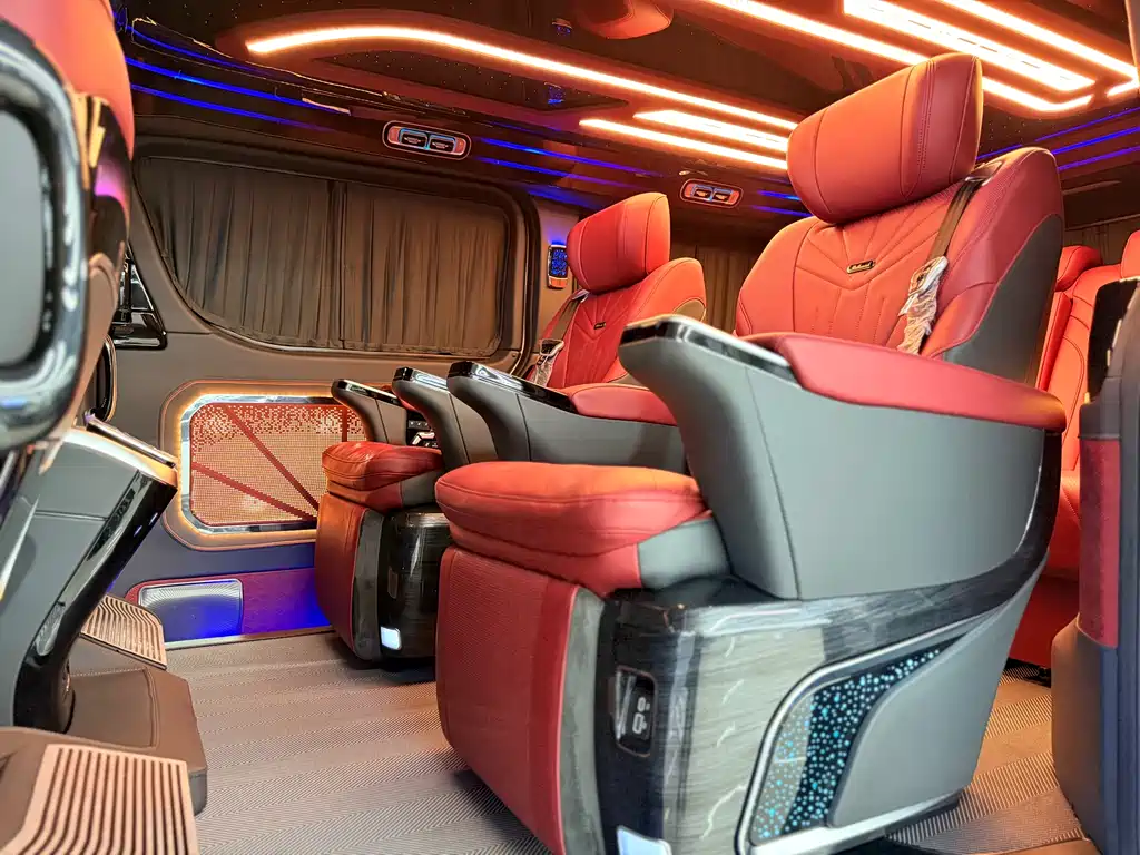 Toyota HiAce 2025 3.5L AT