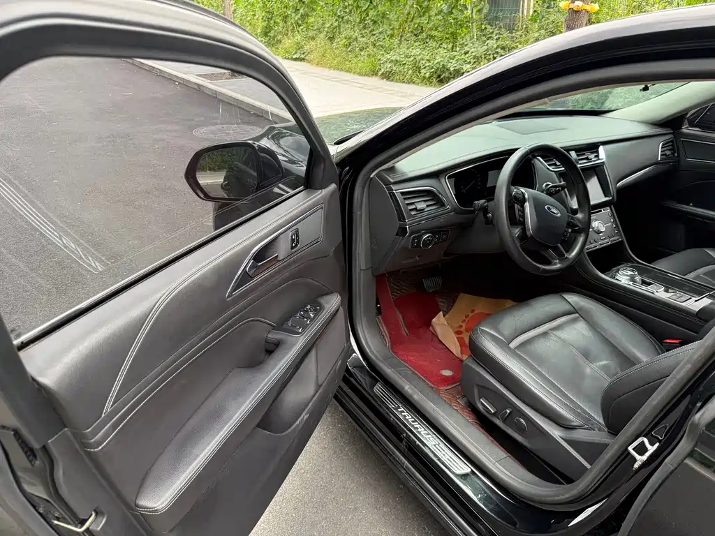 Ford Taurus — миниатюра 7